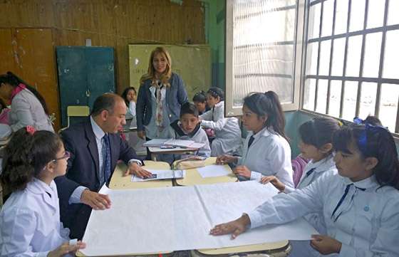 El ministro Dib Ashur verificó el estado de la escuela Monseñor Ángel Pérez de barrio Castañares