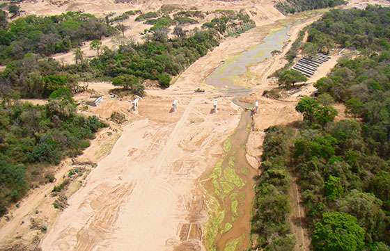 Supervisaron los trabajos en el puente del río Caraparí sobre ruta 54