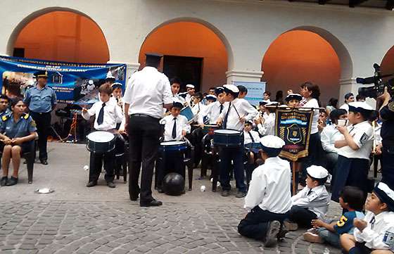 Los Cuerpos Infantiles de Policía ofrecieron un concierto en Plaza 9 de Julio