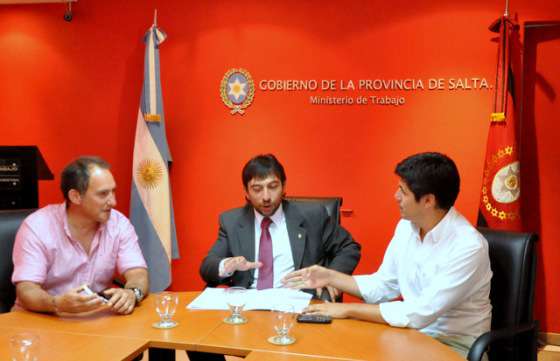 Empresas sociales textiles confeccionarán los uniformes del personal de Autopistas Salta