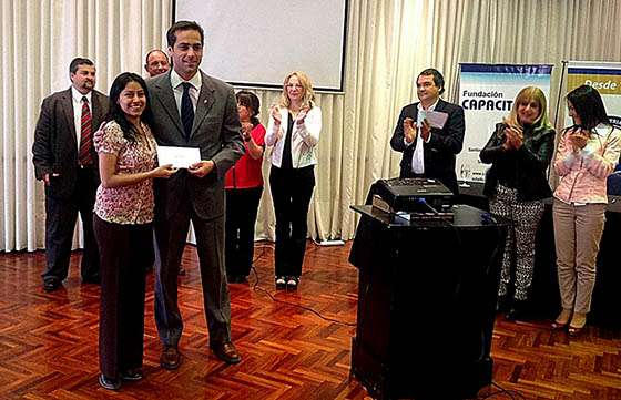 Otorgan becas de capacitación para profesionales salteños