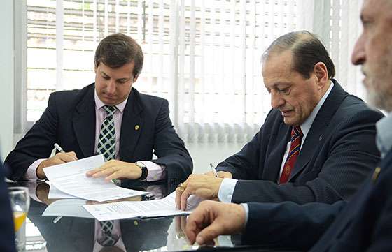Estudiantes universitarios trabajarán en la regularización de los Centros Vecinales