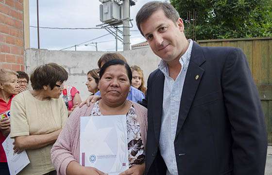 Vecinos se organizan para realizar proyectos comunitarios