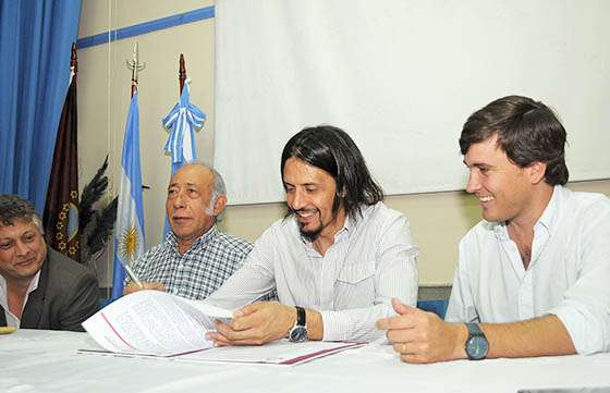 La Provincia construirá 150 viviendas para trabajadores del transporte automotor