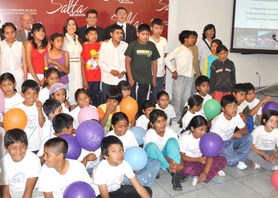 Niños de Payogasta, Cafayate y Cerrillos premiados por el concurso "Descubriendo los tesoros de mi Salta"