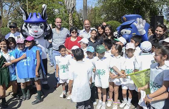 Participación masiva de niños y jóvenes en campaña de educación vial