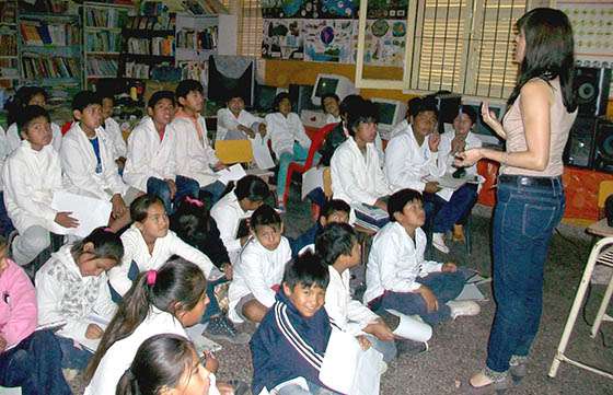 Alumnos de la escuela del paraje Las Palmas recibieron orientación en autoestima y prevención de adicciones