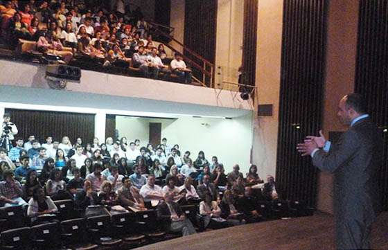 El ministro de Educación expuso en el  Congreso de Economía Regional