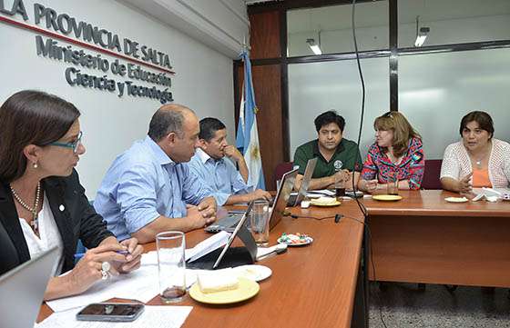 En una nueva ronda de diálogo el Gobierno se reunió con gremios docentes