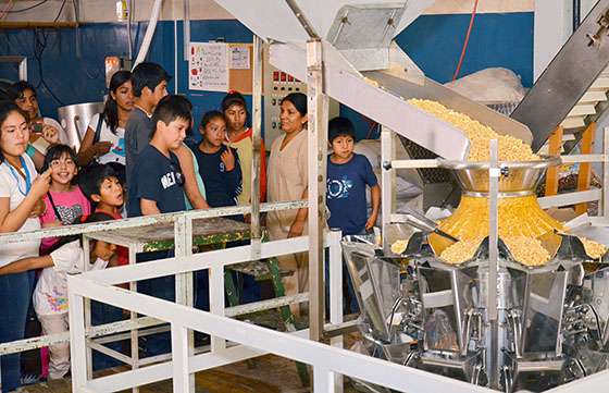 Alumnos de San Carlos visitaron una fábrica del Parque Industrial de Salta