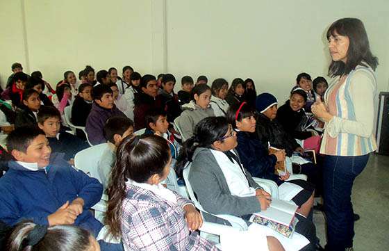 La Policía Comunitaria realizó talleres preventivos en la escuela Campaña del Desierto