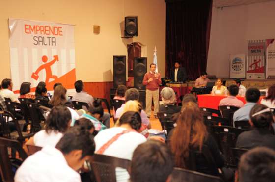 Con una destacada participación se realizó “Emprende Salta” en Cachi.