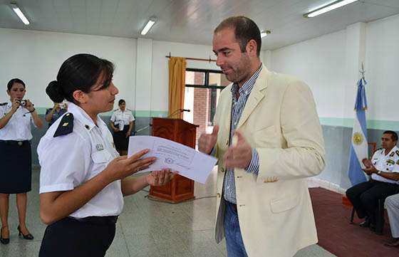 Oficiales de la Policía finalizaron el curso para ascender al grado inmediato