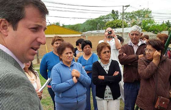 El barrio Castañares avanza en la regularización de su centro vecinal