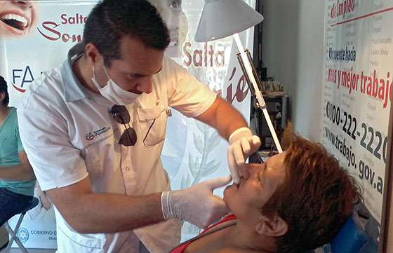 Derechos Humanos hizo entrega de 114 anteojos y 569 prótesis dentales en Las Lajitas