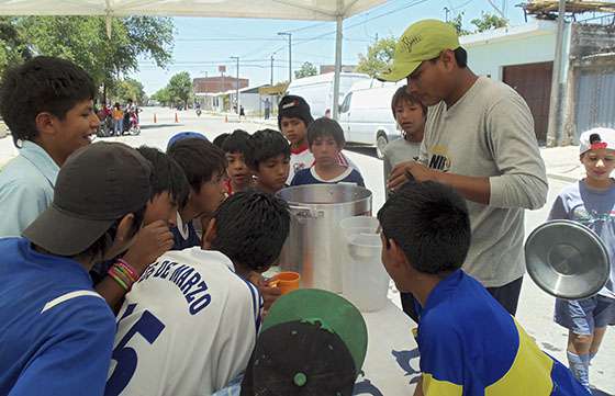 El Gobierno trabaja con los jóvenes de los barrios capitalinos