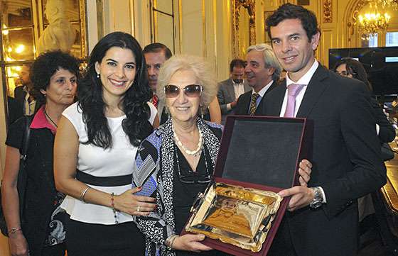 La Provincia homenajeó a las Abuelas de Plaza de Mayo