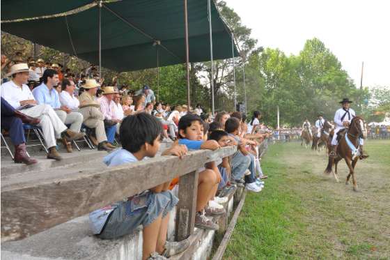 Urtubey acompañó a productores en el 104° concurso de caballos Peruano de Paso