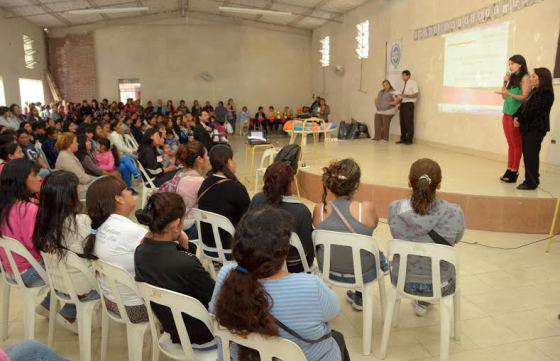 Premiaron a las participantes del concurso Mujeres de Pie Testimonios de Vida