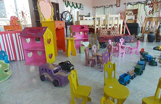 Se exponen al público juguetes elaborados en los talleres de laborterapia del servicio penitenciario
