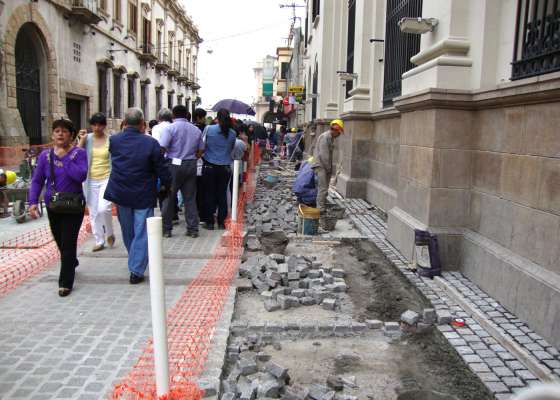 Avanzan las obras de ensanchamiento de calle Mitre  