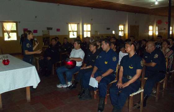 Capacitan a policías en prevención de violencia intrafamiliar