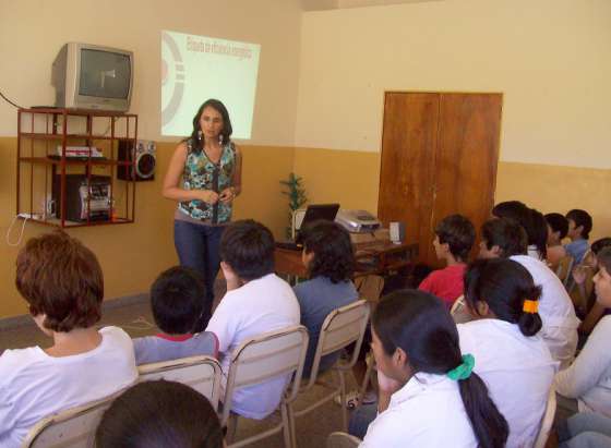 El Ente Regulador dictó talleres en la escuela de Villa Soledad 
