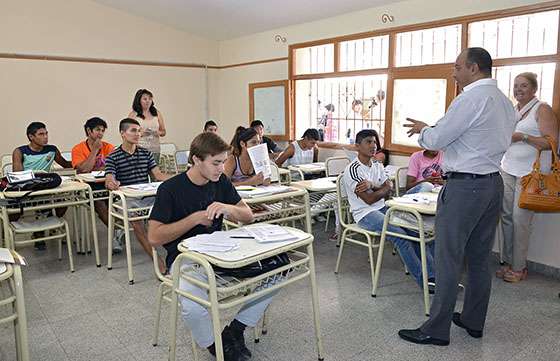 Más de 14.000 estudiantes que adeudan materias reciben apoyo académico