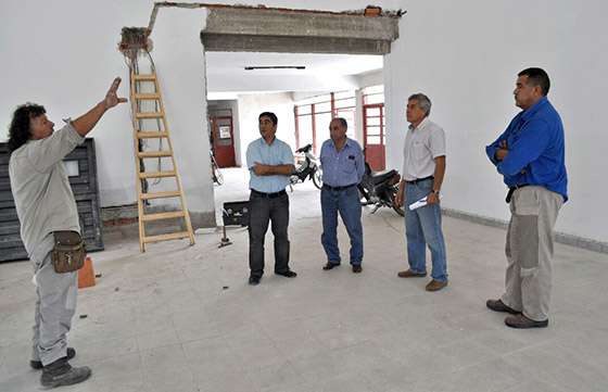 Supervisaron la obra de la nueva escuela de comercio Juan XXIII de Mosconi