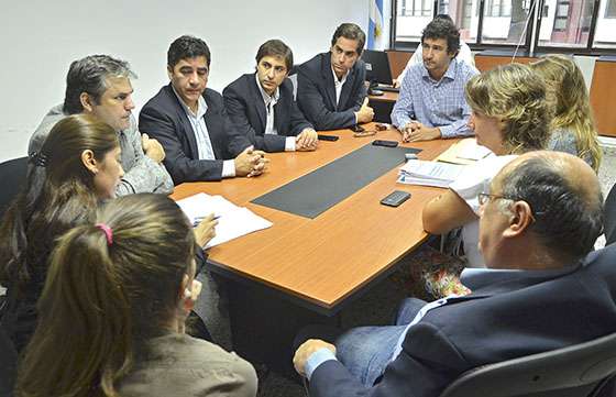 Tres empresas presentaron ofertas para la construcción de un centro de tableros alistonados
