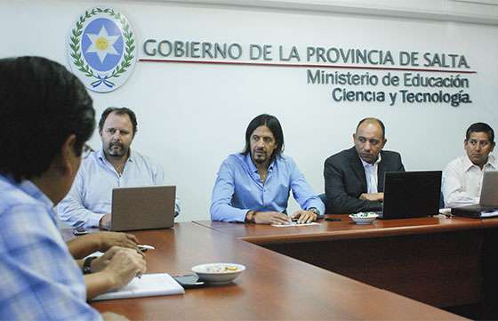 La Provincia y gremios docentes avanzan en la negociación salarial