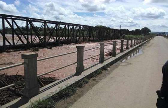 Recomiendan paso con precaución por el nuevo puente del río Colorado