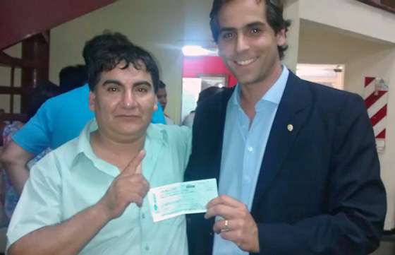 Comenzó la entrega de créditos a comerciantes en Orán