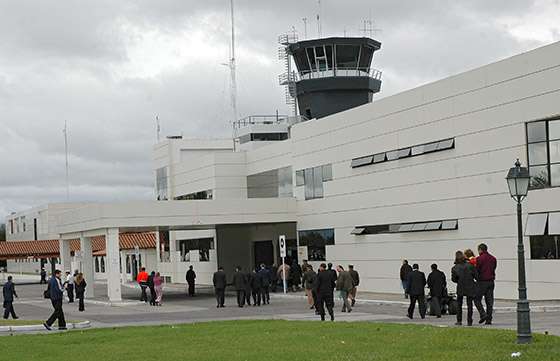 El sistema por instrumentos en el aeropuerto de Salta opera con normalidad