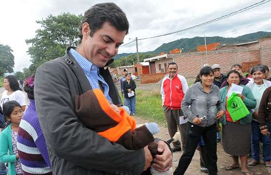 El Gobernador recorrió obras de infraestructura deportiva, urbana y  de viviendas en Campo Santo