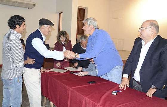 En Embarcación 22 familias regularizaron los títulos de sus terrenos