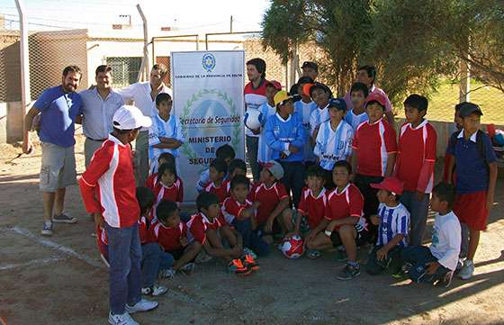 La Policía Comunitaria organizó diferentes actividades recreativas destinadas a niños de los Valles Calchaquíes