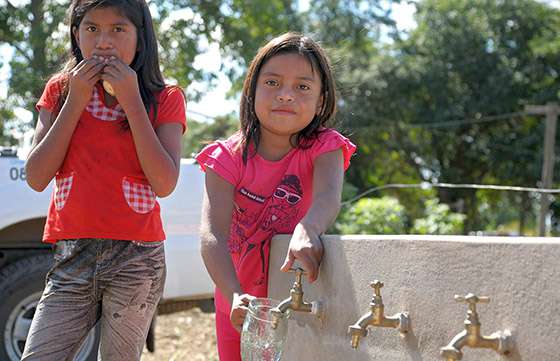 Más de dos mil familias de la zona este de la ciudad recibirán un mejor servicio de agua potable
