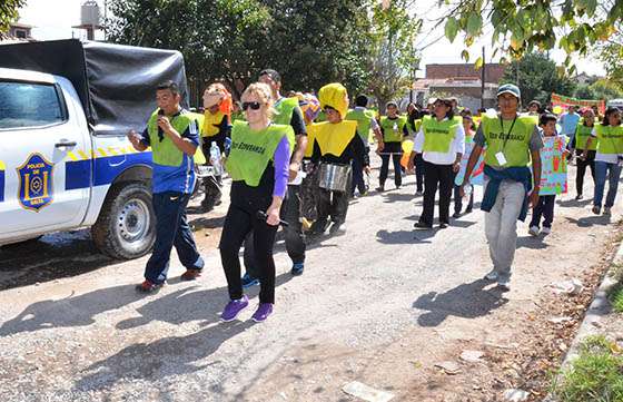 Vecinos de Finca Valdivia y Limache participaron de la primera caminata saludable