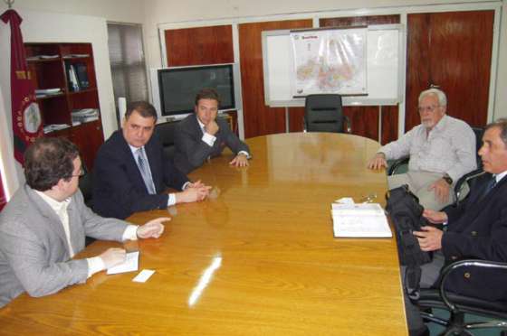 Empresarios bolivianos interesados en producir tara en nuestra Provincia 