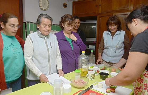 Iniciativa de capacitación gastronómica del Consejo de barrio Policial