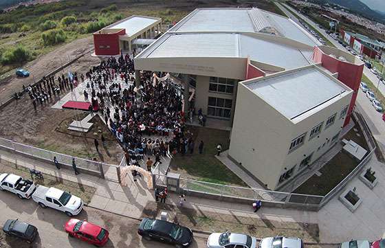 La comunidad de las escuelas artísticas disfruta desde hoy su nuevo edificio