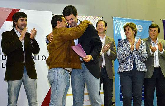 El Gobernador anunció el inicio de obras para instalar un tomógrafo en Orán