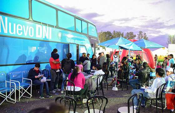 Miles de vecinos tramitaron el DNI en Ferinoa