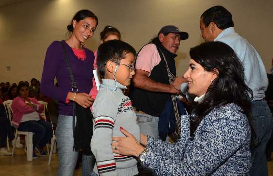 Derechos Humanos entregó prótesis dentales y anteojos en Aguas Blancas y Orán