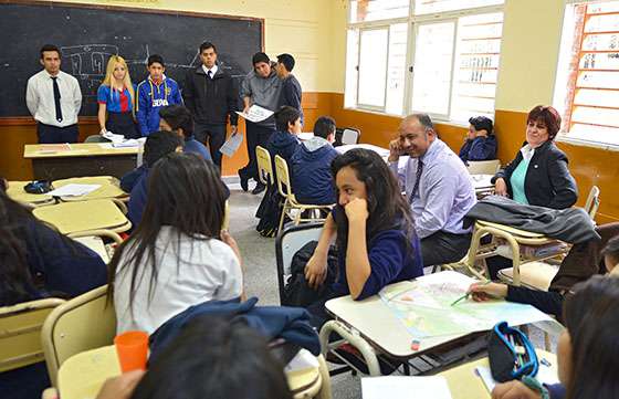 Se realizó una jornada de lectura en el colegio secundario Reyes Católicos