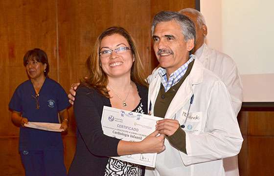 Recibieron sus diplomas especialistas formados en el Materno Infantil