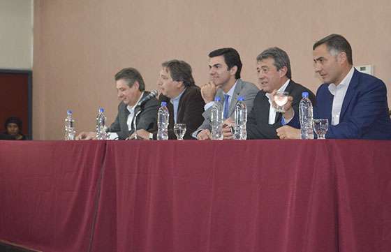 En San Rafael Urtubey explicó la experiencia de Salta en voto electrónico y en primera infancia