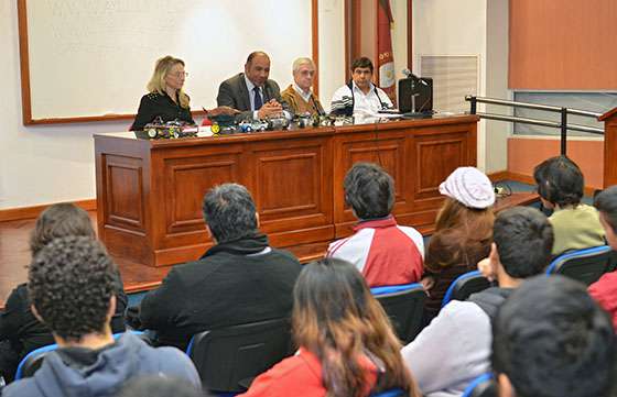 Dictarán talleres para jóvenes en robótica y autos solares