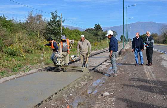 Avanza la construcción de tres kilómetros y medio de ciclovía en Cerrillos